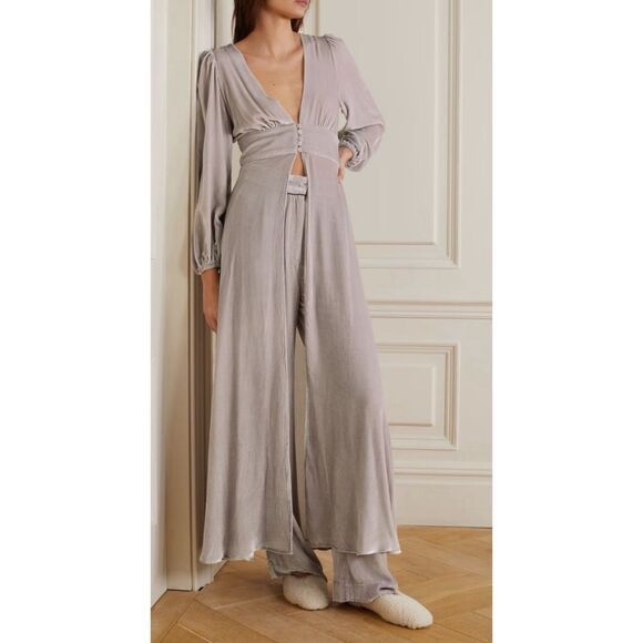 SLEEPING WITH JACQUES
Francoise gathered velvet robe/ Dress in Platinum Size M - Picture 2 of 12